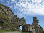 SX07142 Wall onto hill side at Tintagel Castle.jpg